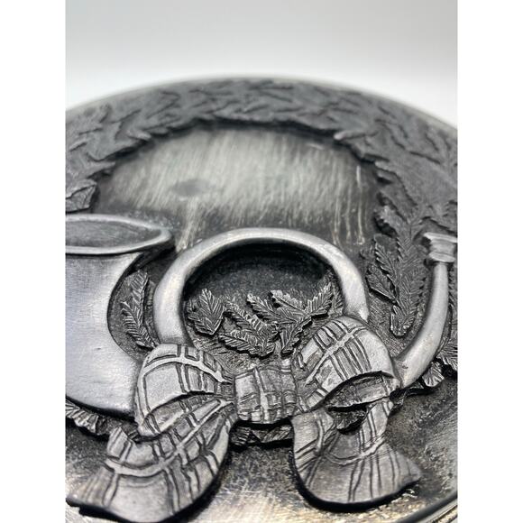 Vintage Christmas Tin Pewter Wreath Horn Trumpet Candy Cookies 5.25” Metzke - Picture 5 of 8